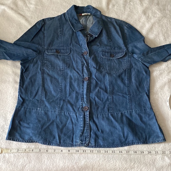 Blue chambray button down by Jennifer Moore (size 16) - Picture 7 of 10